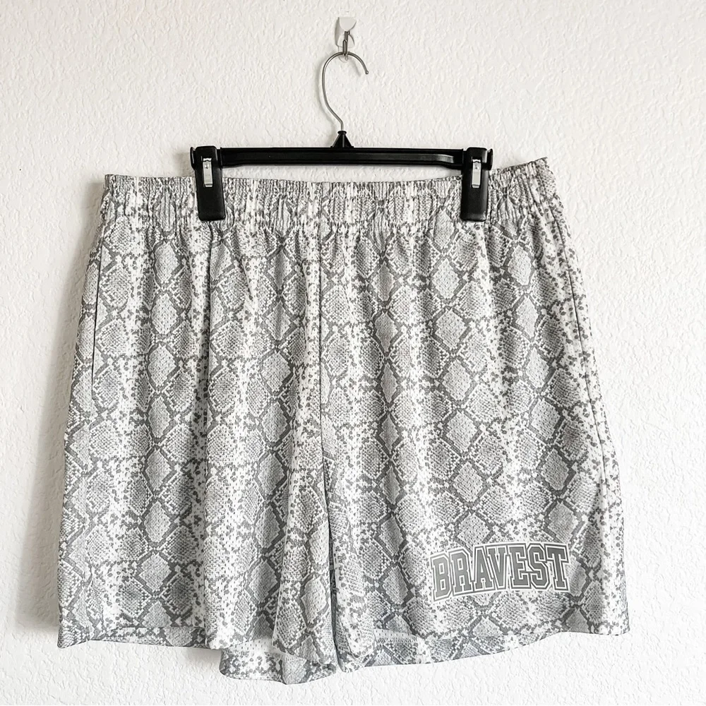 Bravest Studio Size XXL Grey Silver Snakeskin Patterned Shorts NEW